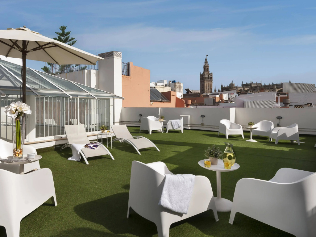 Suites Sevilla Plaza