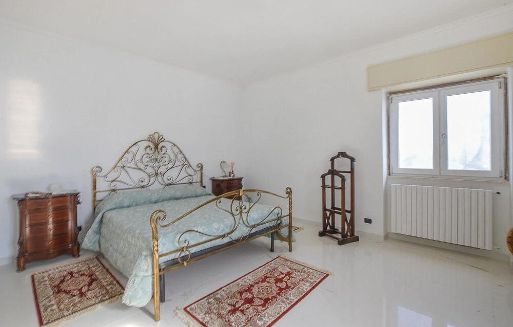 Nice Home in Modica With 5 Bedrooms, Outdoor Swimming Pool and Swimming Pool