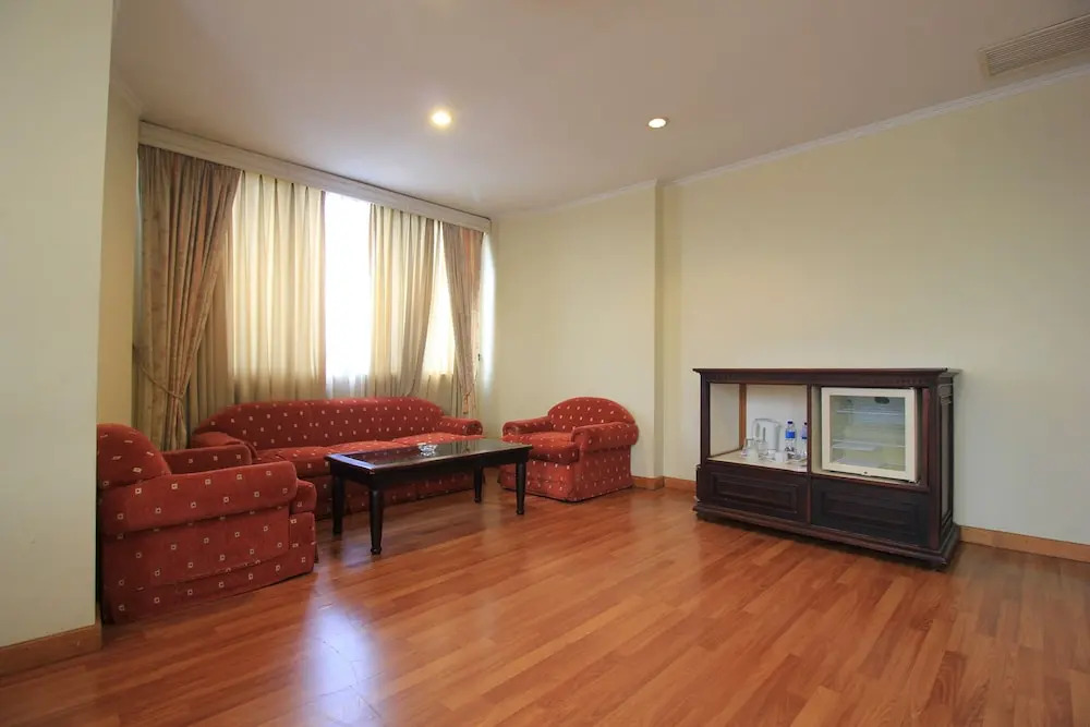 Capital O 1583 Mutiara Merdeka Hotel