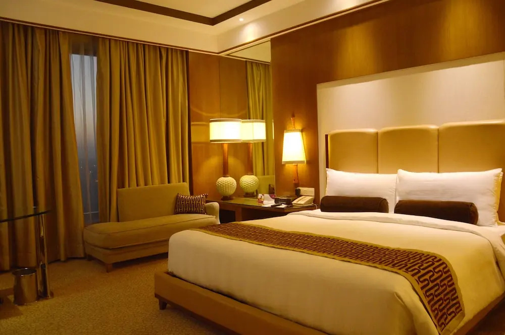 Hotel S K Crown Park