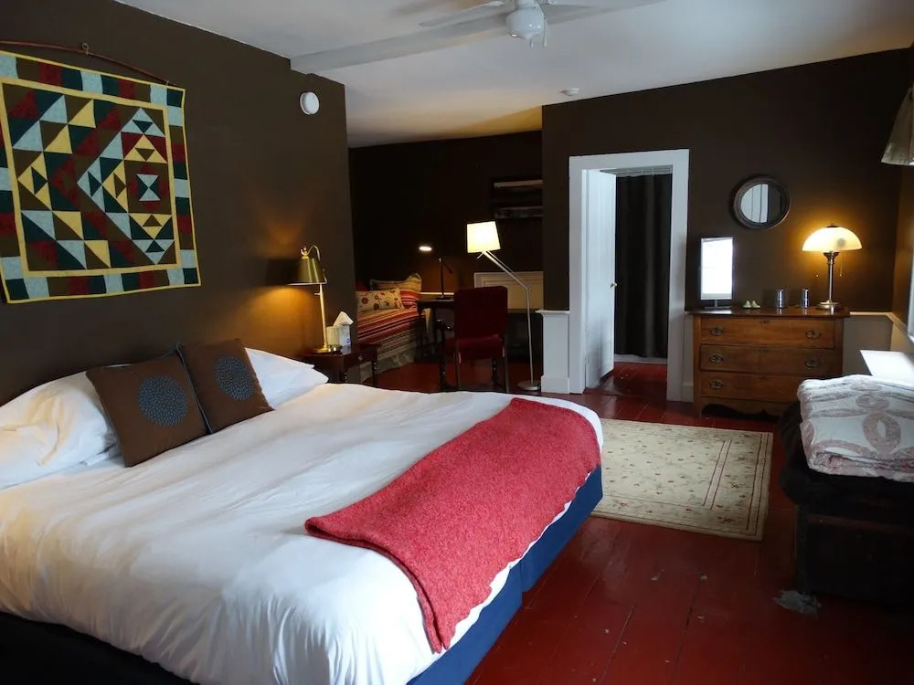 Shoreham Inn Bed & Breakfast