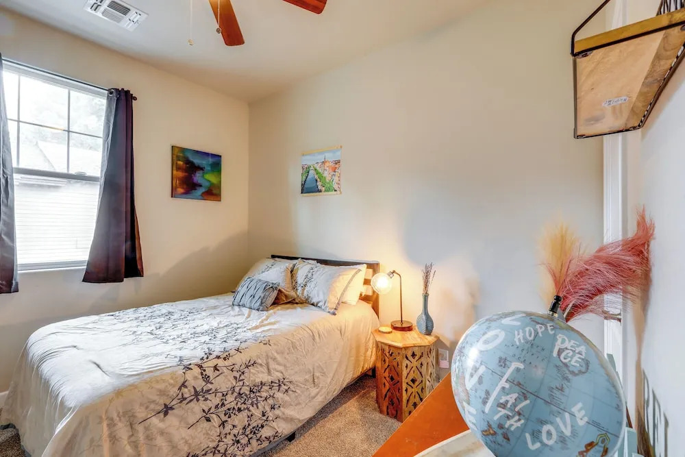 Spacious Retreat < 3 Mi to Downtown Flagstaff!