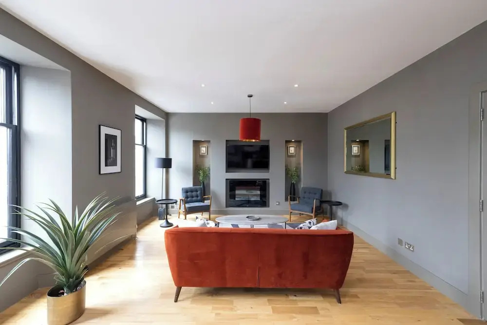 Stylish 2-bed flat in New Town
