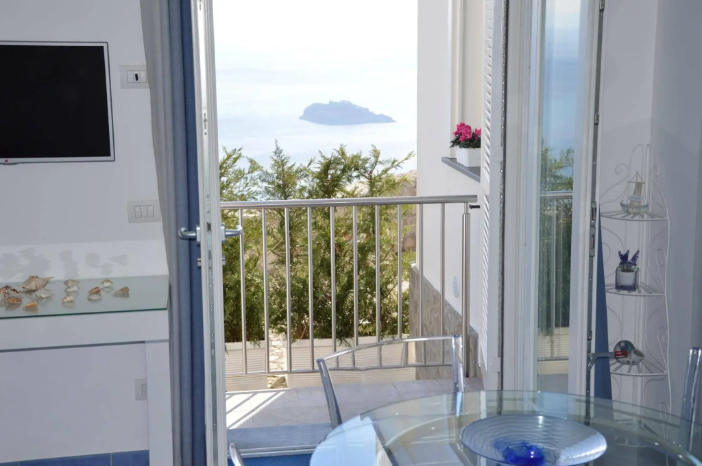 Belvedere delle Sirene - Sea view with Pool and Concierge - by Feeling Italy