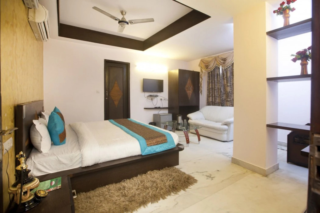Anand Hotel With banquet hall Karol Bagh