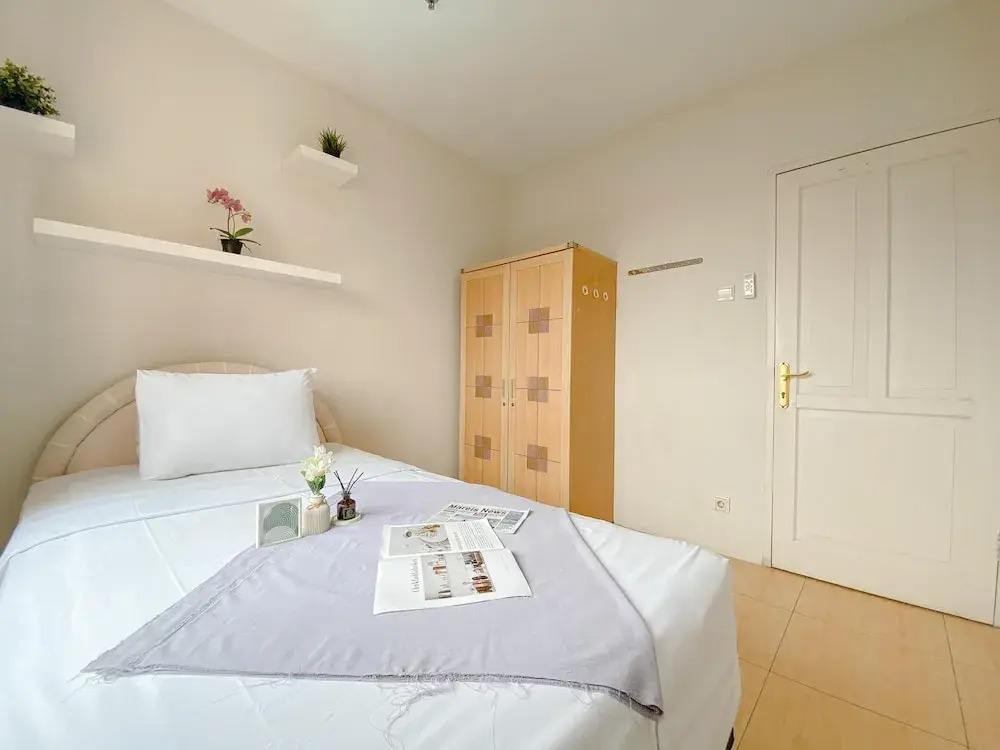Minimalist and Comfy 2BR Apartment Puri Garden