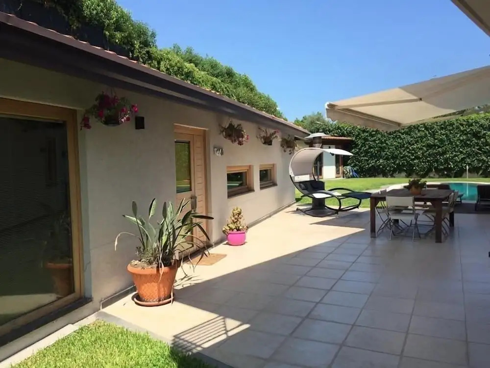 Ara Town House