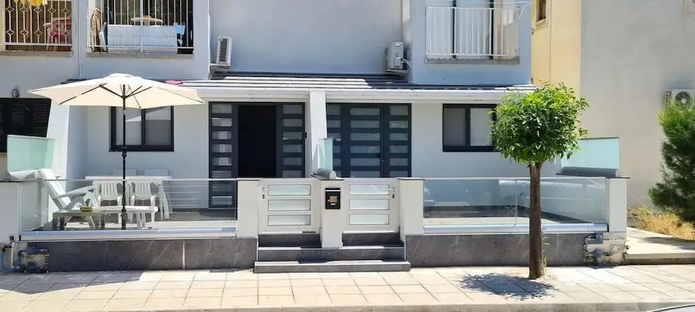 14 AN - 114 Nissi Twins Apartment