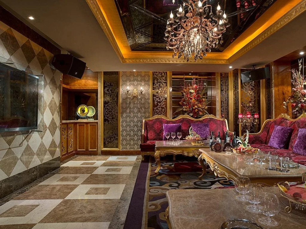Celebrity International Grand Hotel