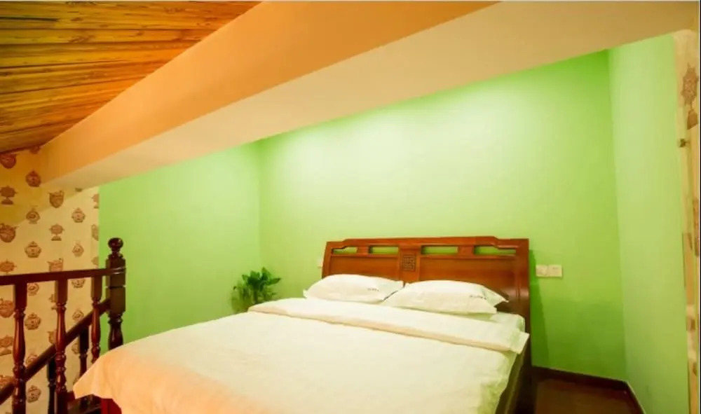 Wuzhen Shibajian Theme Inn