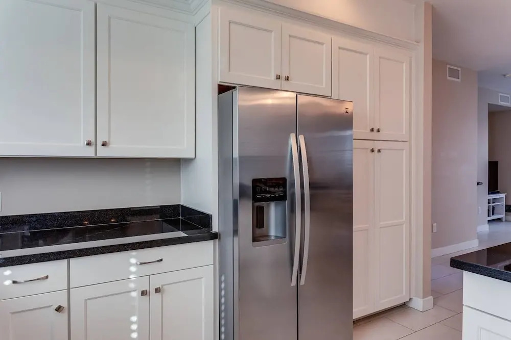 Stunning Home With Access To Pool & Great Location