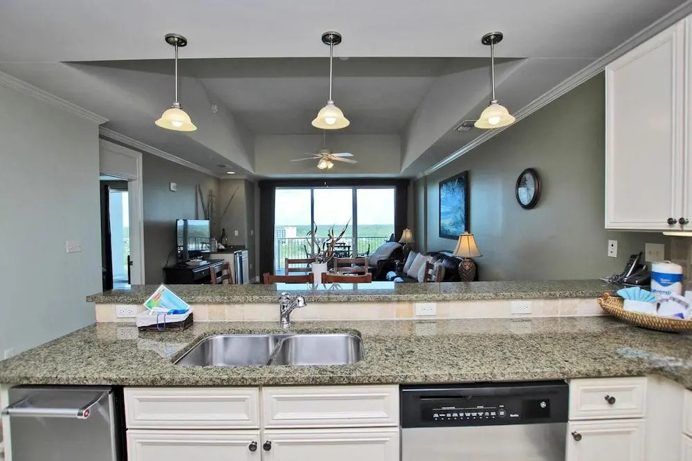Wharf 902 by Youngs Suncoast