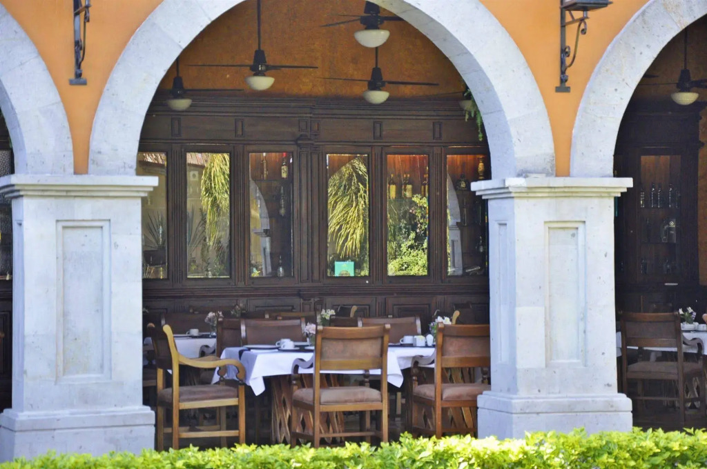 Los Abolengos, Grand Class Casona Hotel
