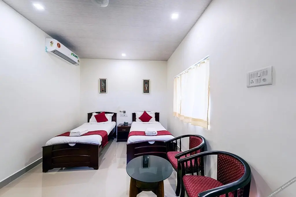 Varuna Inn Banquets & Resort