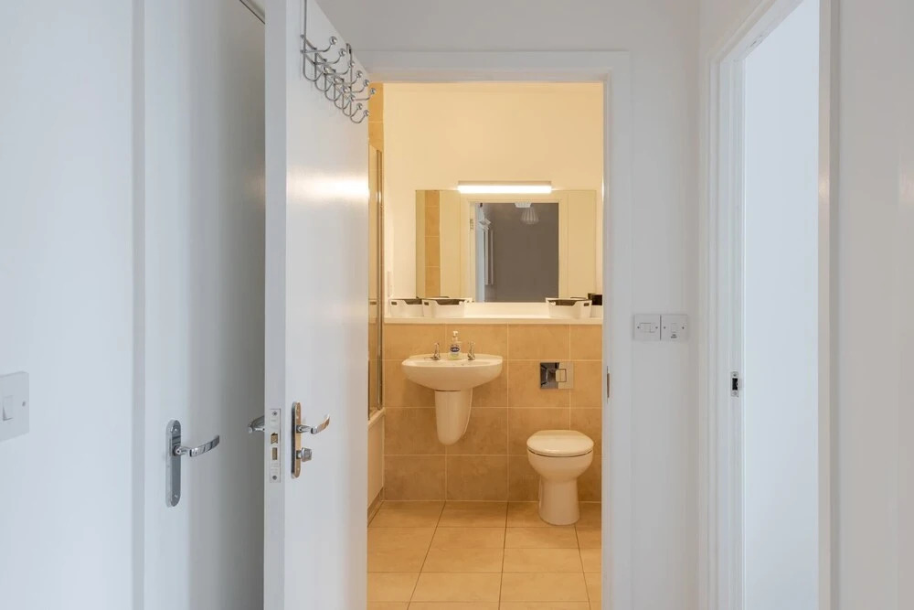 Guestready - Modern 2BR Flat With Large Balcony at East End