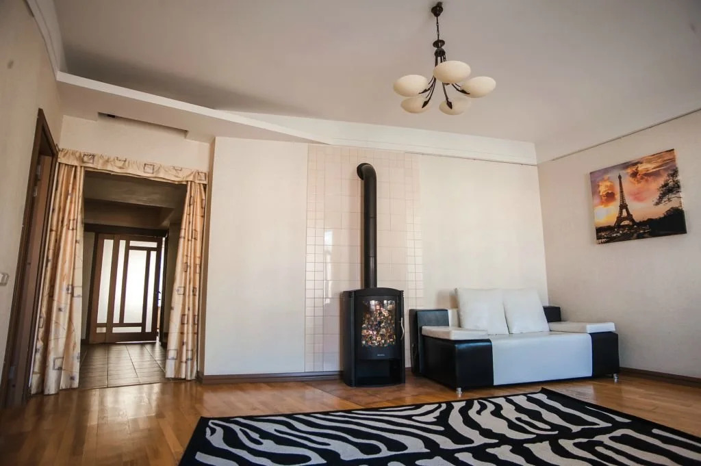 Apartment on Griboyedova 38