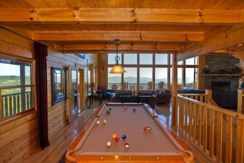 Coppertop 4 Bedrooms 5 Bathrooms Cabin