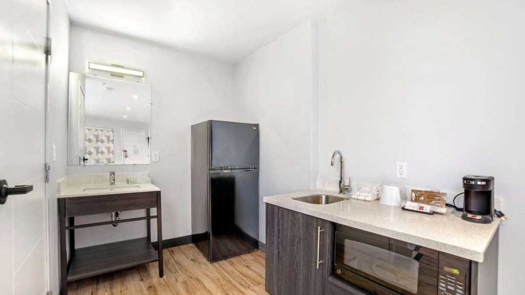 Studio 6 Suites Stockton, CA Waterfront