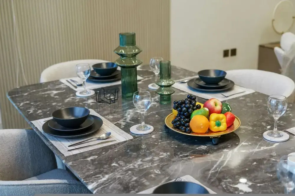 Waterfront 3BR Apt Direct Access to Nakheel Mall