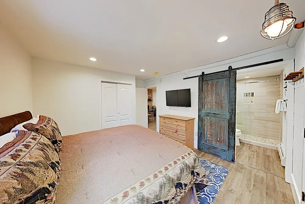 Luxe W/ Pool & Hot Tub - Steps To Lifts! 2 Bedroom Condo