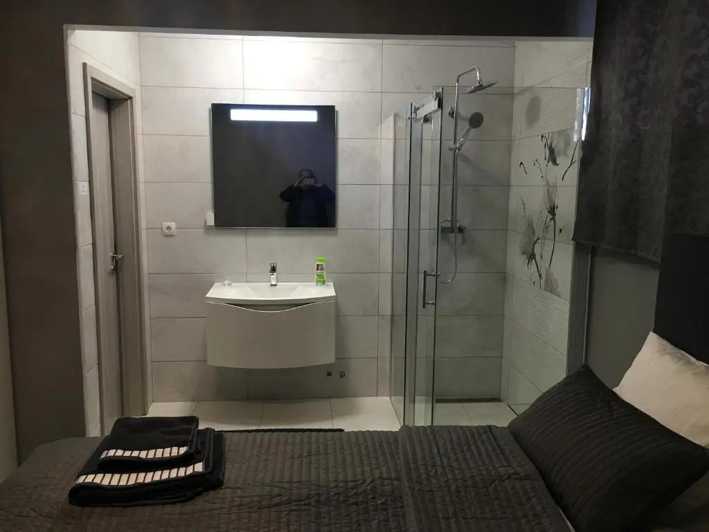 Rooms & Apartments Banjac