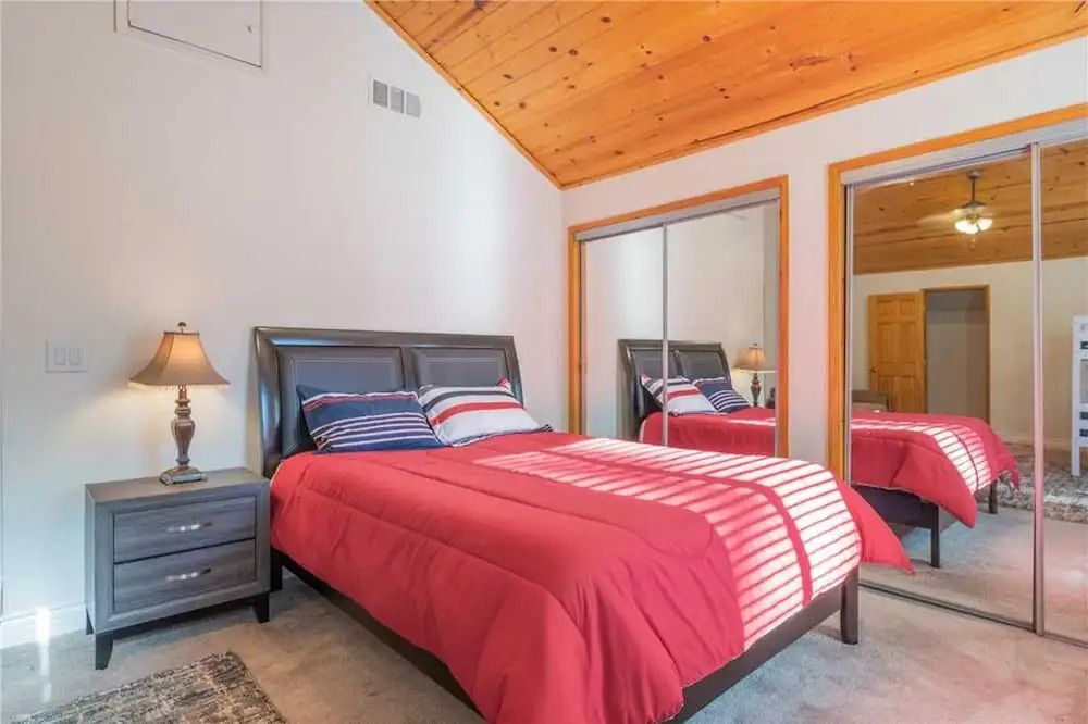 Maple Hideaway