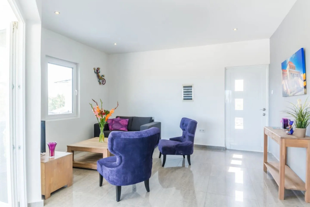 '"Palm Breeze" Luxury Smack in Jan Thiel Region!