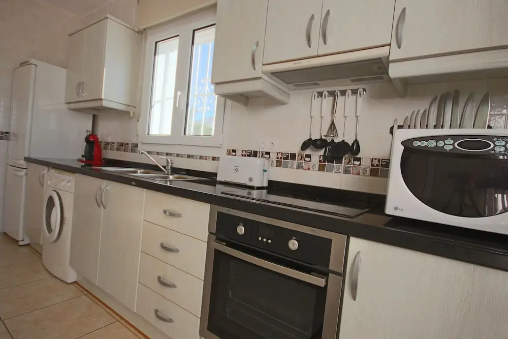 Sunny 3BR Villa w/ Endless Views & Heated Pool - Walk to Beach & Dining