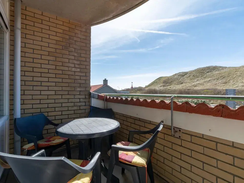 Spacious Holiday Apartment for 4 People