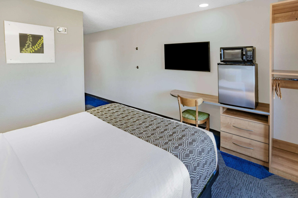 Microtel Inn & Suites by Wyndham Johnstown