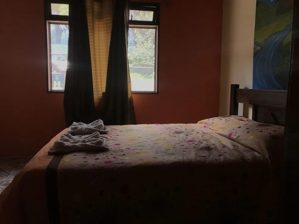 Que Tuanis Hostel Monteverde