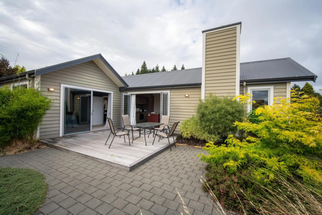 Southland Sounds - Te Anau Holiday Home