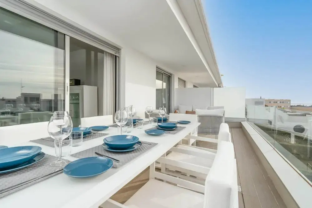 Nice Apartment With Shared Pool