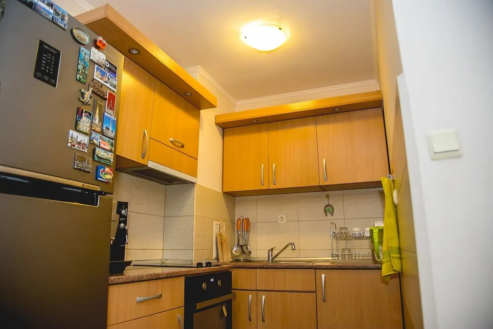 FM Deluxe 2-BDR Apartment with Parking