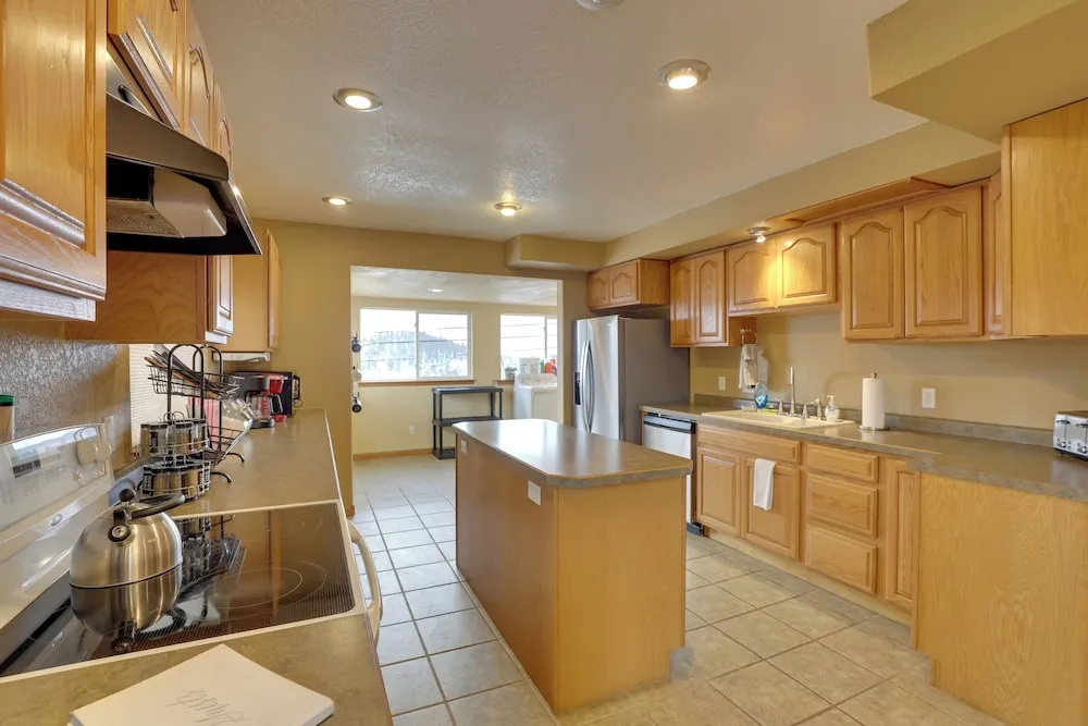 Near Ski Slopes & ATV Trails: Large Lead Getaway