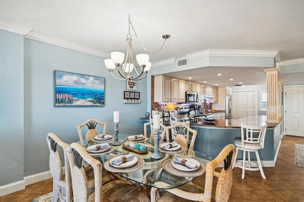 Inlet Reef 515 2 Bedroom Condo by RedAwning