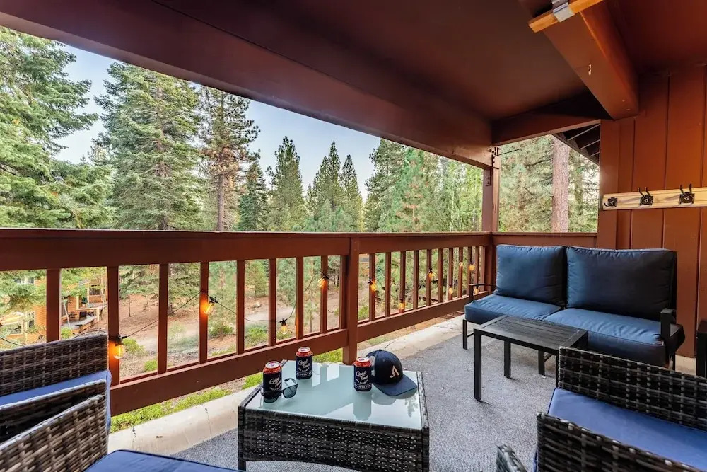 Walk to Lake, Dining+shops 5mins to Ski Resort Incline Paradise by Avantstay