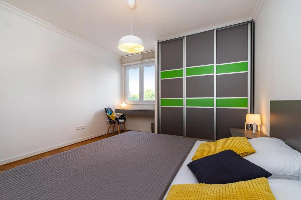 Apartment Sweet City