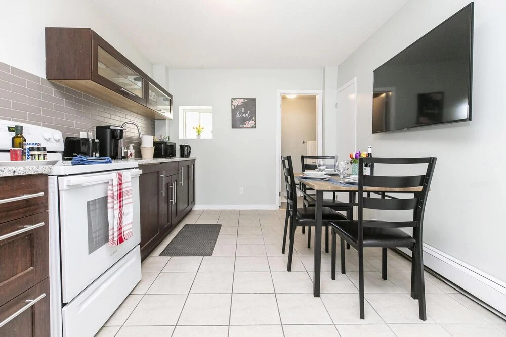 Modern - 1BR Units With Netflix - Prime Location