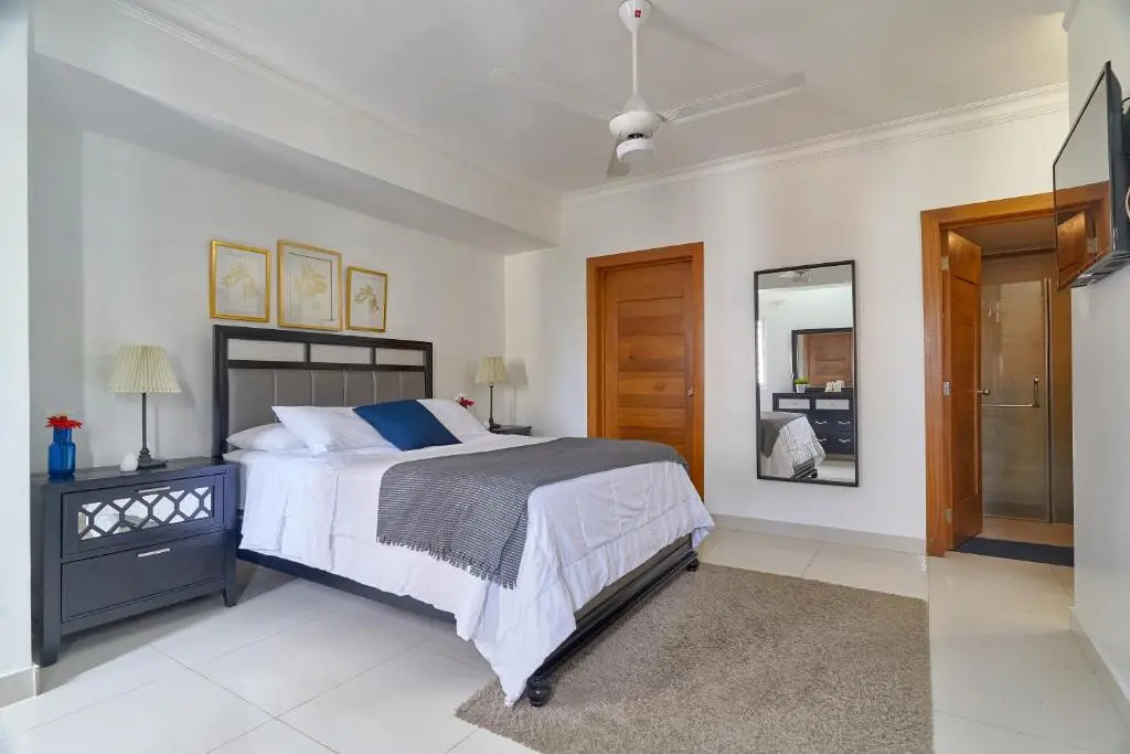 Apartamento 2BR- AC- WiFi- Safe - Smart TV- HotWater.