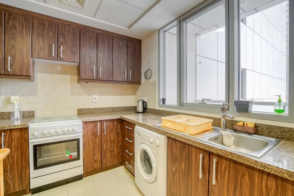 Executive Towers Amazing 1BR Onsite Pool Business bay