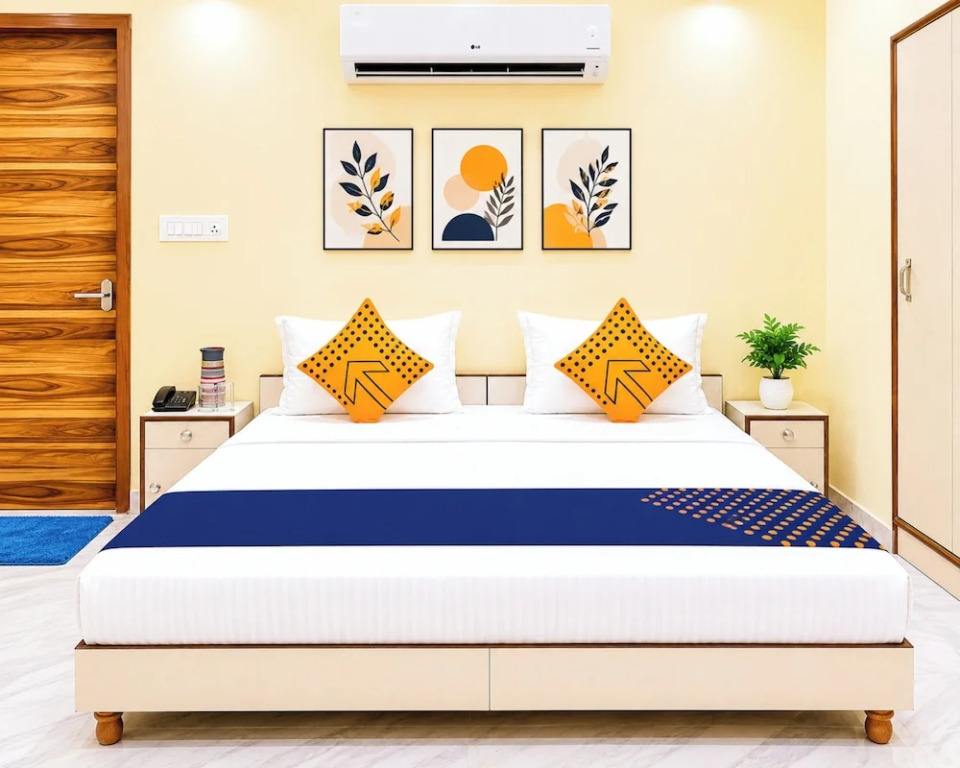 Hotel Mahadeva Stay Prayagraj