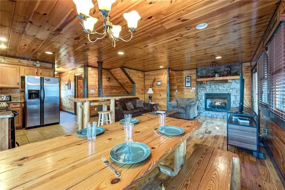 Celebration Lodge 4 Bedroom Home with Hot Tub