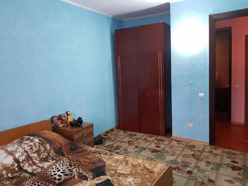 3-h komnatnye apartamenty po ulitse Abazgaa