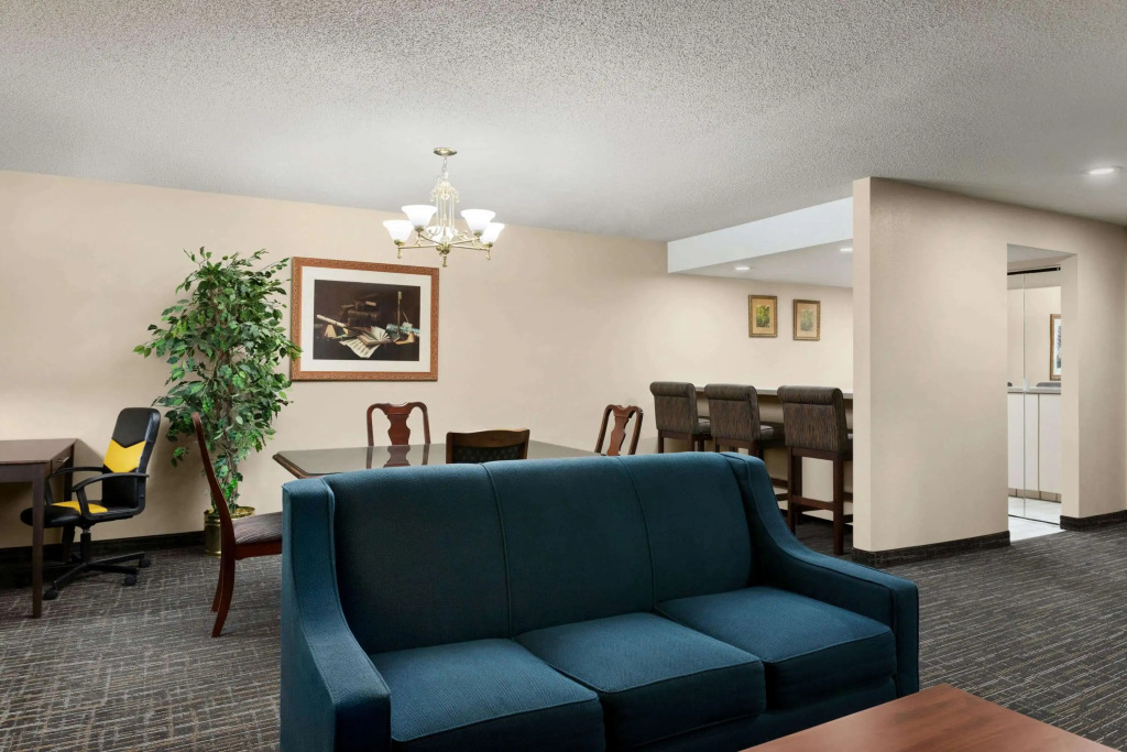 Baymont by Wyndham Sioux Falls North,I-29,Russell St, Airport