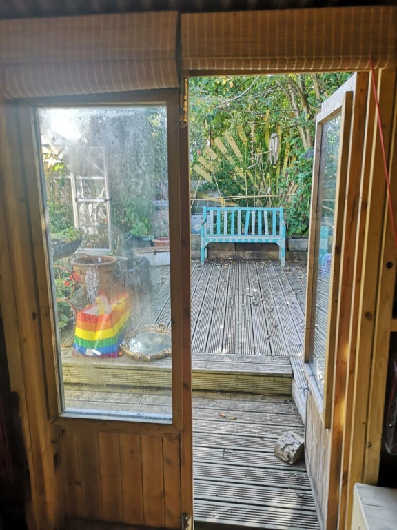 Cosy Cabin With Wood Burner Near Beach