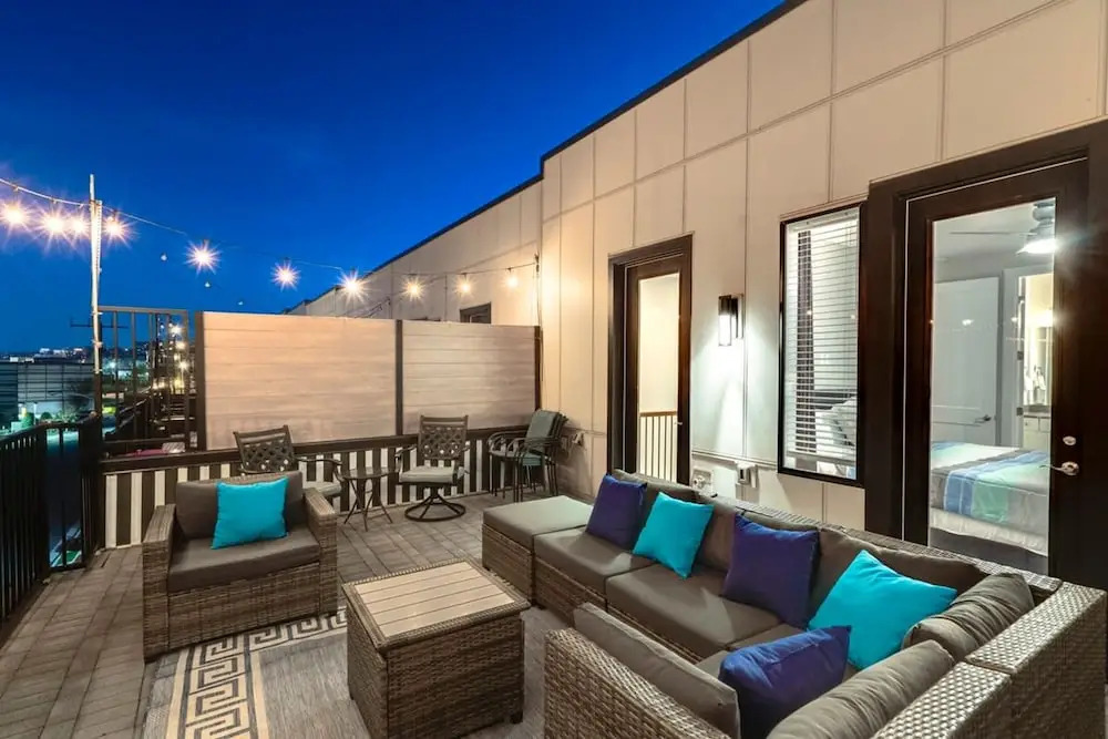Luxury Townhome With Rooftop Deck Skyline Views