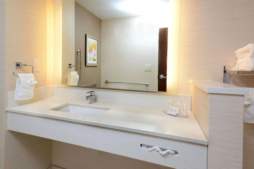 Fairfield Inn & Suites by Marriott Raleigh Capital Blvd./I-540