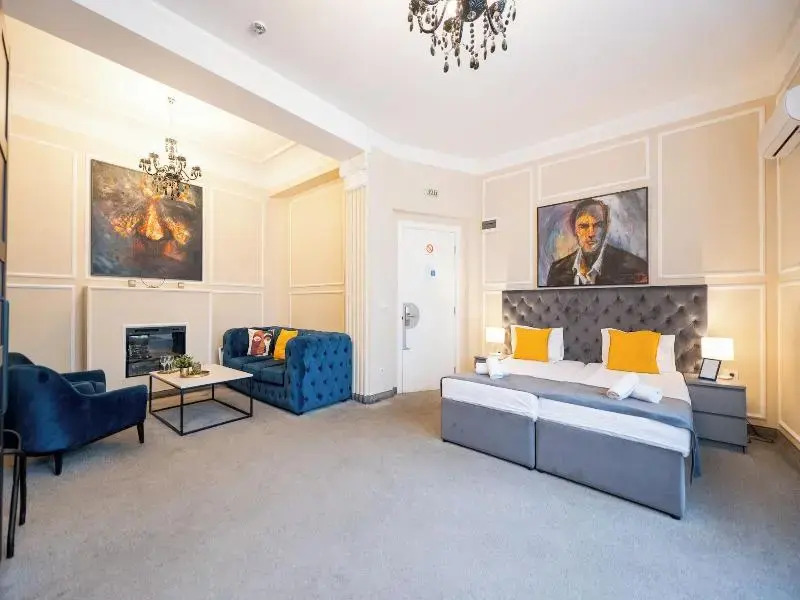 Kings Palace Suites