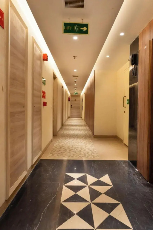 OPO Premier Royal,Delhi Airport- FREE Airport Pick Up Or Drop